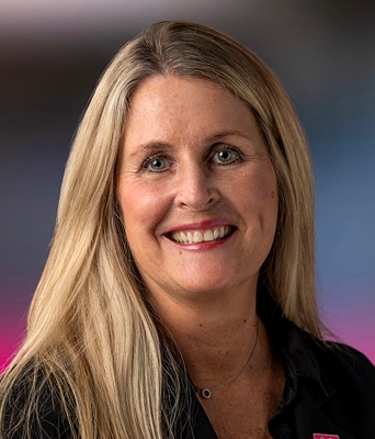 Deeanne King EVP & CHIEF PEOPLE OFFICER