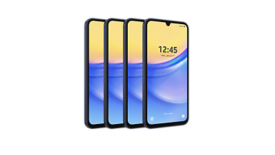 Cuatro teléfonos Samsung Galaxy A15 5G.