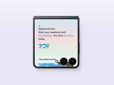 A closed Galaxy Z Flip8 displaying a succinct weekend brief on its FlexWindow.