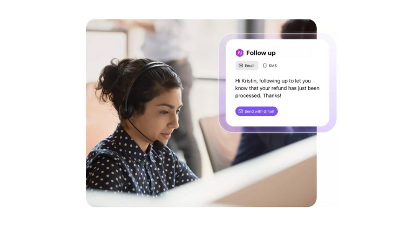 A customer service agent sends an Ai Recaps generated follow-up to a customer’s request for a refund.