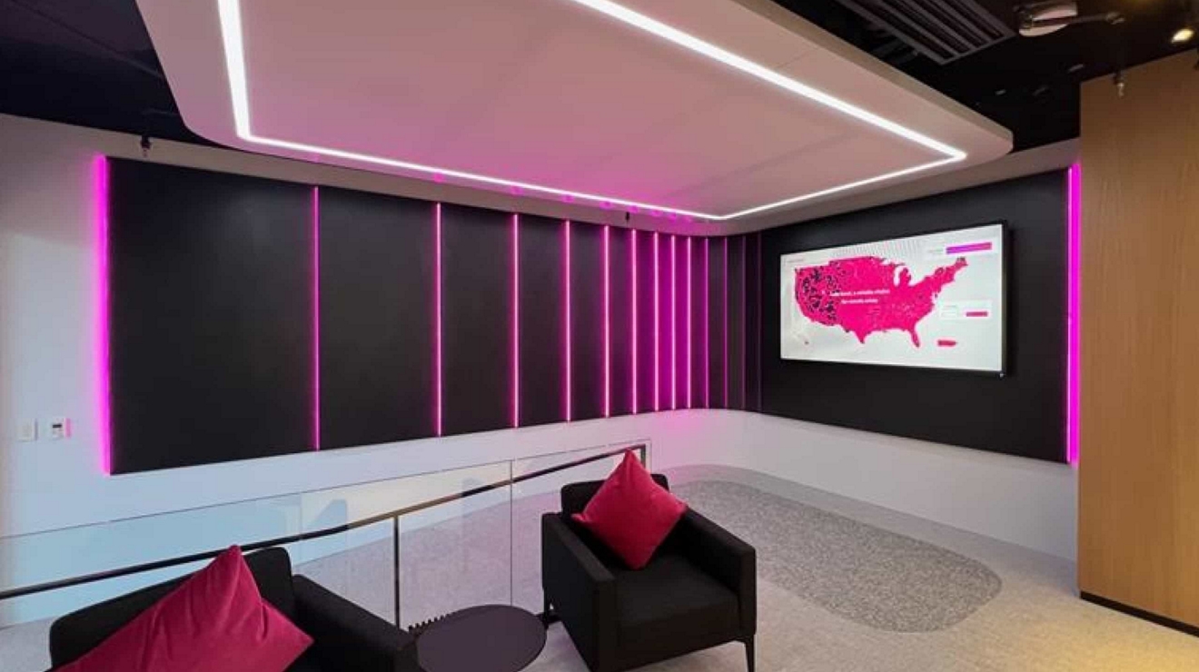 A comfortable seating area in the Herndon, Virginia, Executive Business Center.