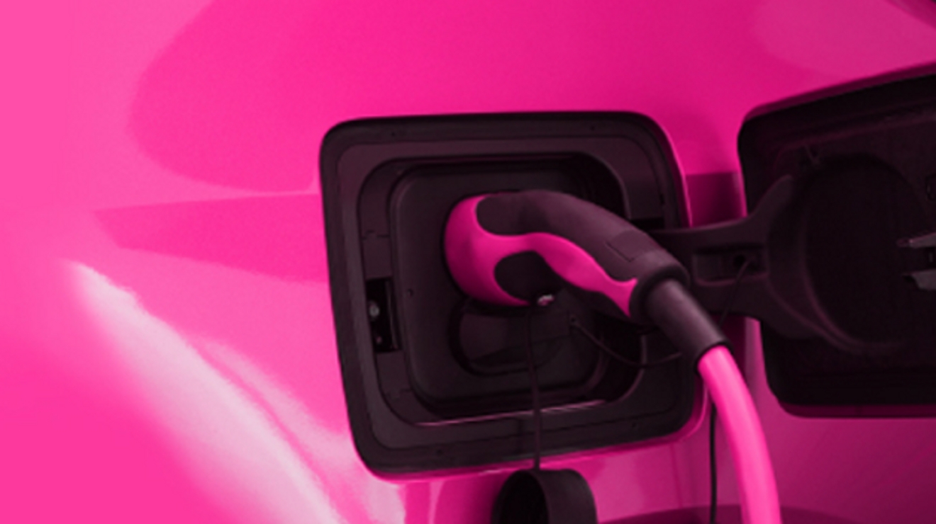 Magenta car charger