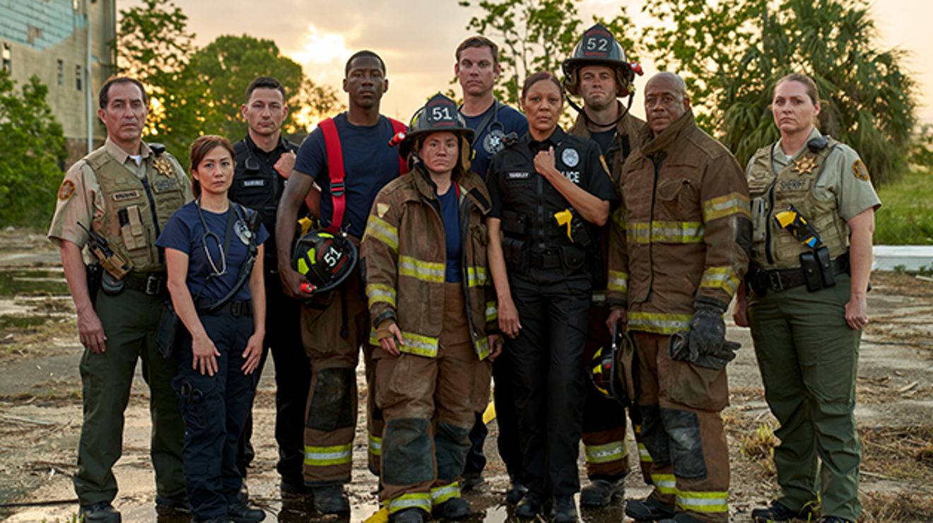 A group of men and women composed of firefighters, officers, sheriffs, and doctors.