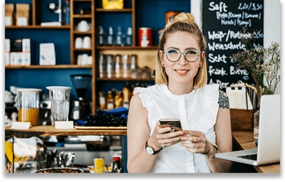 woman-smiling-smartphone